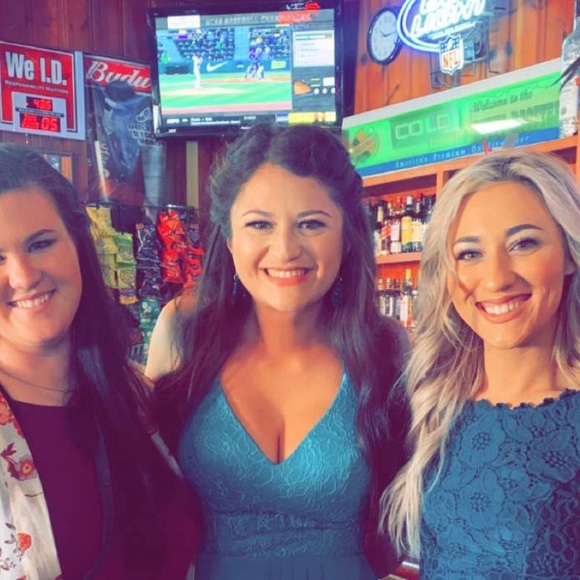 Meet your Posher, Alexia - Picture 1 of 1